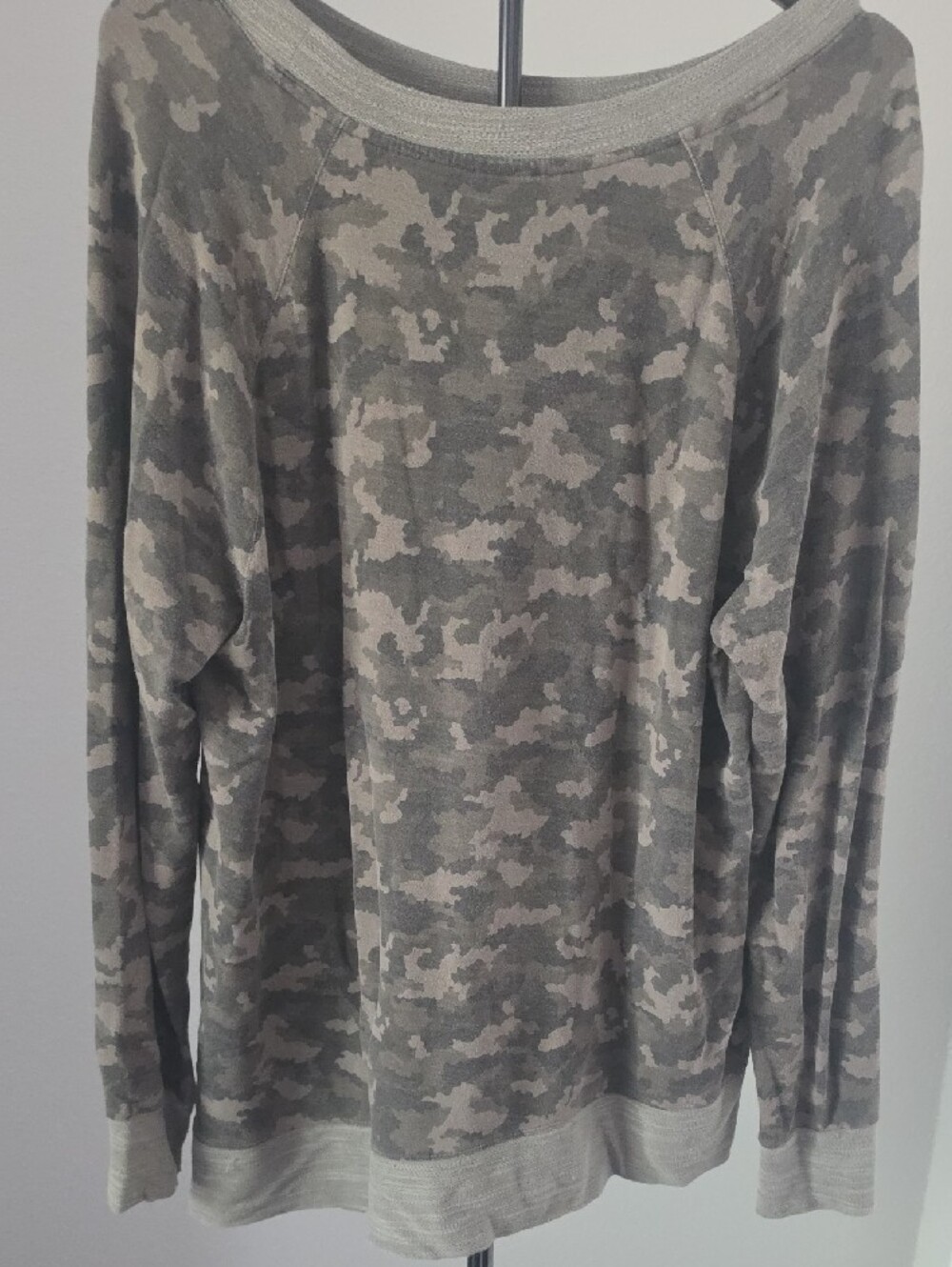 Mossimo Supply Co. Gray Knit Top with Pink Logo Tag - Picture 3 of 5